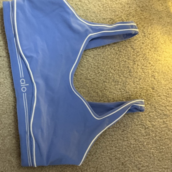 ALO Yoga Light Blue Tank Top with White Trim - Picture 3 of 7